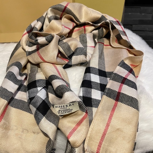 Sold - Authentic Burberry Shawl/wrap Scarf - Picture 7 of 11